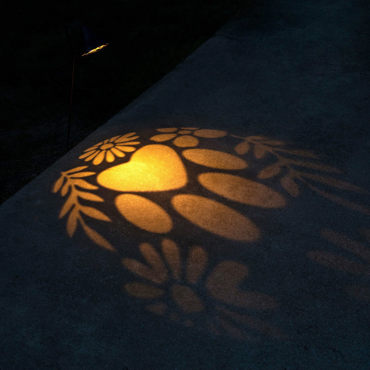 Solar Paw Print Pathway Garden Stake Light
